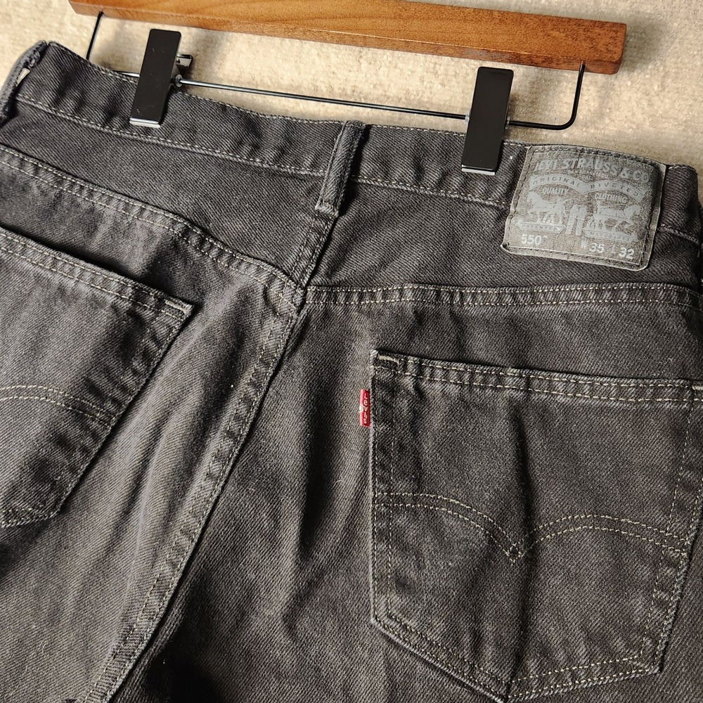 Levi's 550 Jeans Mens 35x32 Black Faded Relaxed Fit Tapered‎ Leg Denim